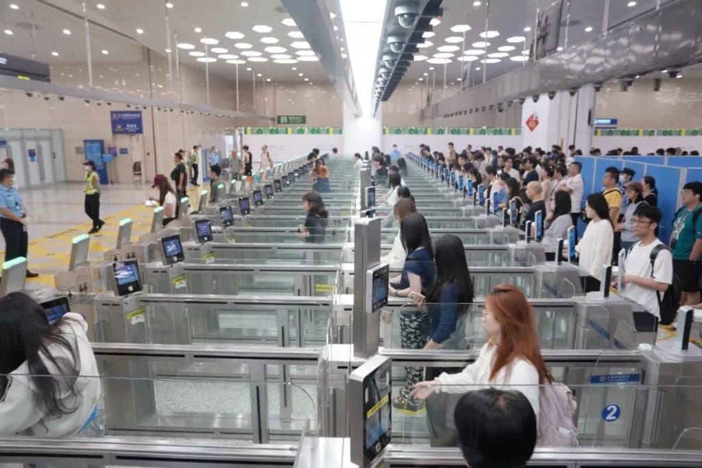 Hengqin Port records 110M crossings, with visitors making up 40%