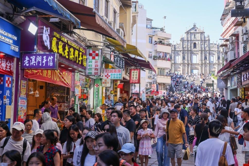 Macau welcomes 920,000 visitors in first five days of Golden Week